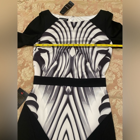 Bebe Size Small Long Sleeved Print Block Scuba Dress Robe Scuba Motif NWT - Picture 5 of 16